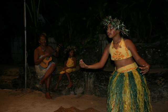 2008-01-16-Tisas-Barefoot-Bar-58-Ukelele-granddaughters-dancing.JPG