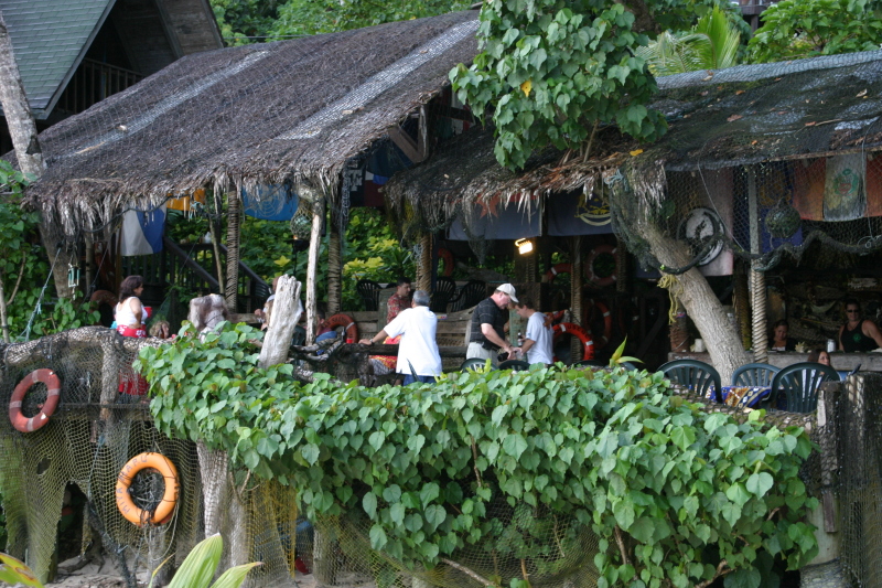 2008/01(January)/Hawaii/Jan16-American-Samoa/Tisas-Barefoot-Bar/800x600_2008-01-16-Tisas-Barefoot-Bar-22.JPG