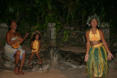 2008-01-16-Tisas-Barefoot-Bar-51-Ukelele-granddaughters-dancing.JPG