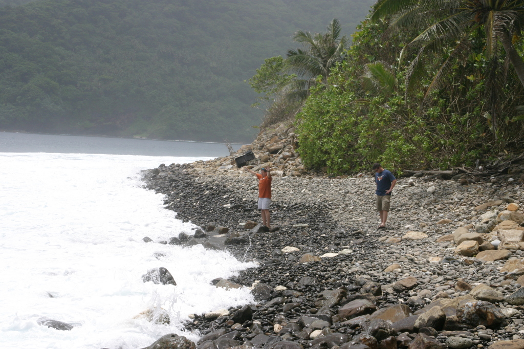2008/01(January)/Hawaii/Jan17-American-Samoa/1024x768_2008-01-17-American-Samoa-30-Steve-Bill.JPG