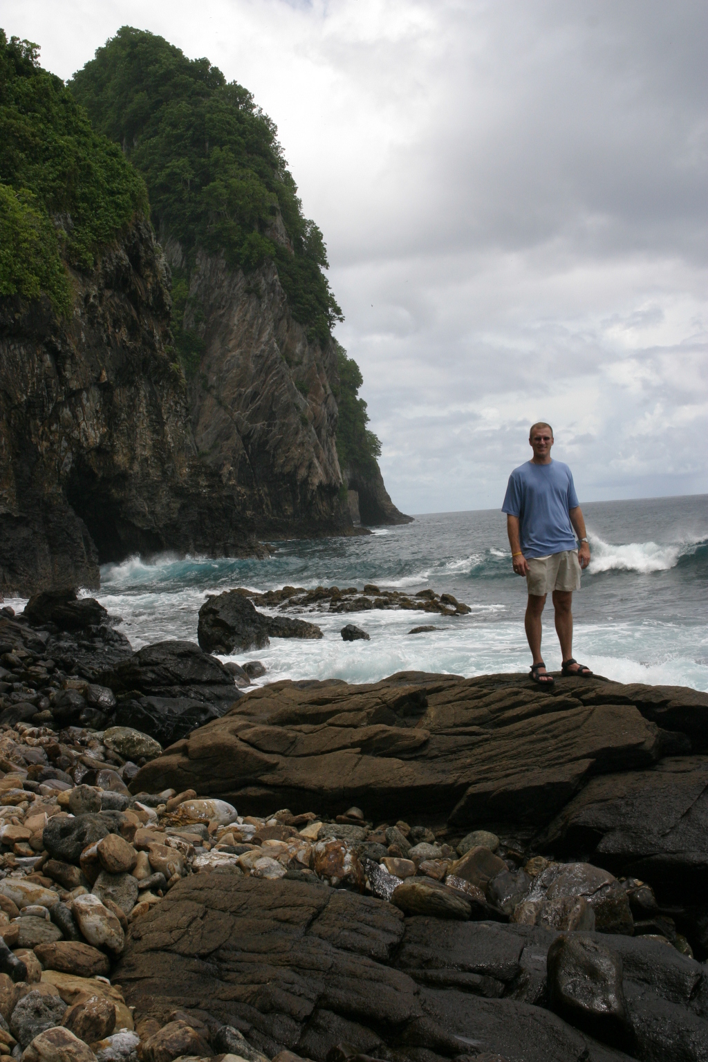 2008/01(January)/Hawaii/Jan17-American-Samoa/1024x768_2008-01-17-American-Samoa-36-Travis.JPG