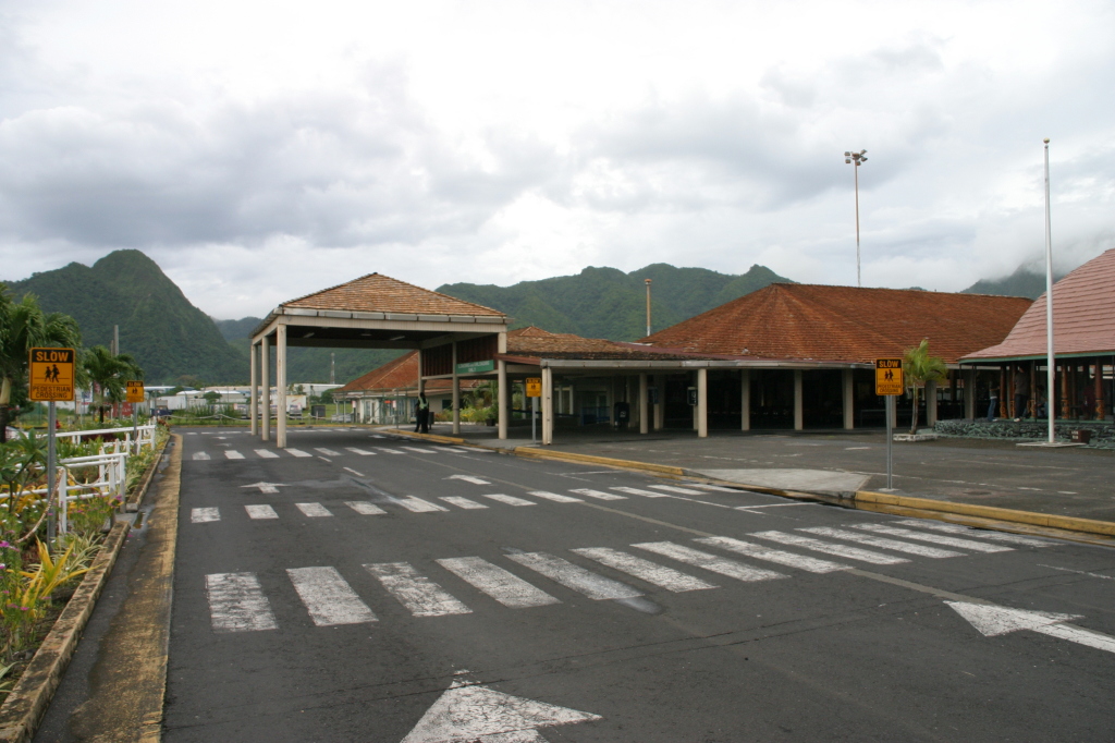 2008-01-17-American-Samoa-69-airport.JPG