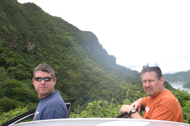 2008/01(January)/Hawaii/Jan17-American-Samoa/640x480_2008-01-17-American-Samoa-06-Bill-Steve.JPG