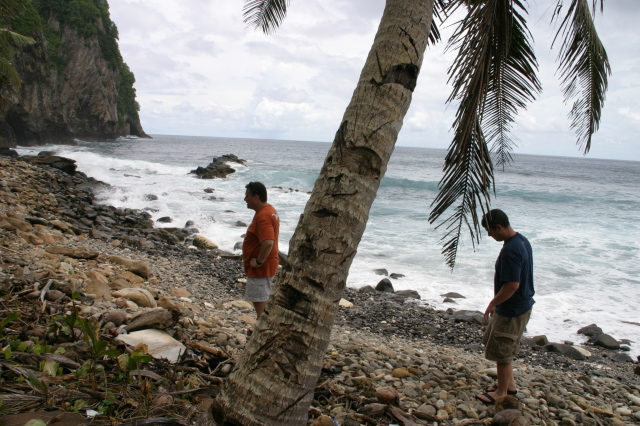 2008/01(January)/Hawaii/Jan17-American-Samoa/640x480_2008-01-17-American-Samoa-27-Steve-Bill.JPG
