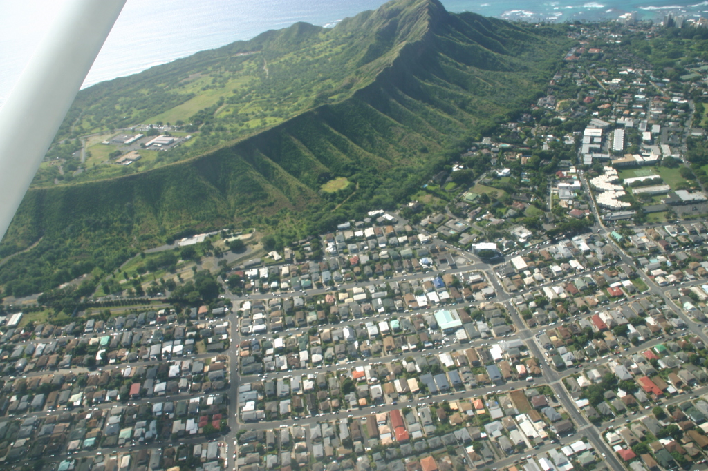 2008-01-19-Hawaii-Juanita-Cesna-022-Diamond-Head-Crater.JPG