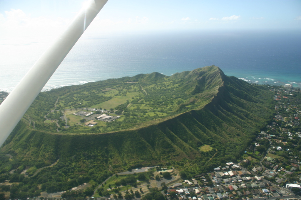 2008/01(January)/Hawaii/Jan19-Juanita-Cesna/1024x768_2008-01-19-Hawaii-Juanita-Cesna-023-Diamond-Head-Crater.JPG