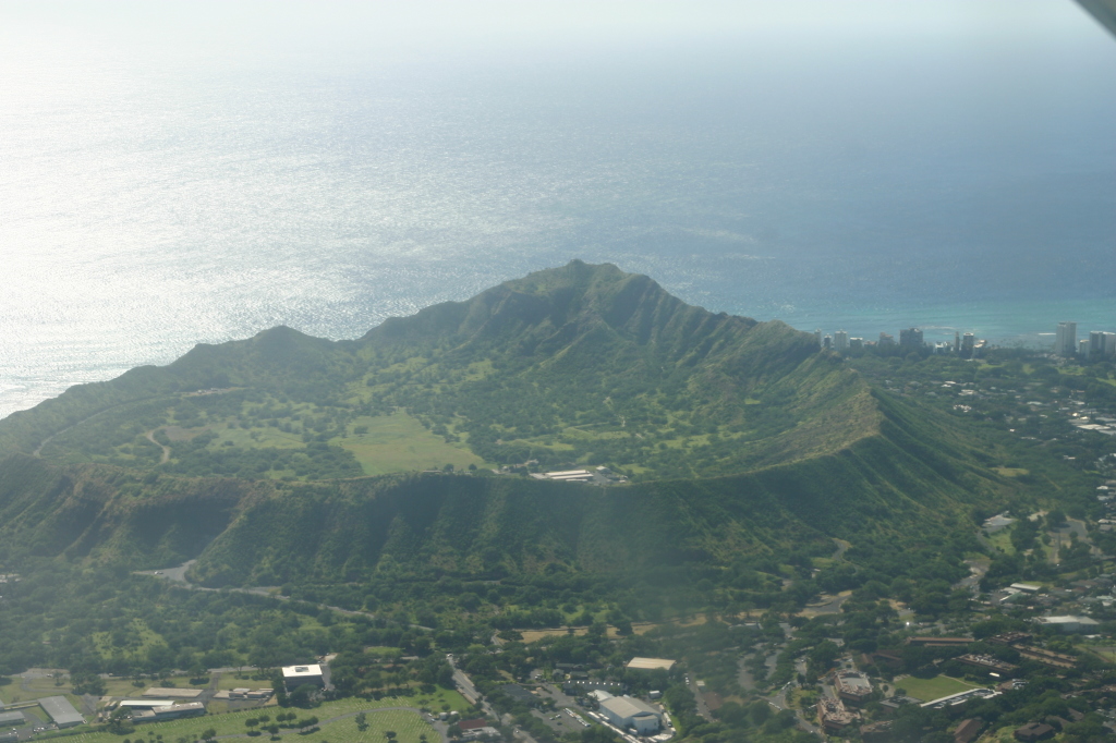 2008/01(January)/Hawaii/Jan19-Juanita-Cesna/1024x768_2008-01-19-Hawaii-Juanita-Cesna-125-Diamond-Head-Crater.JPG