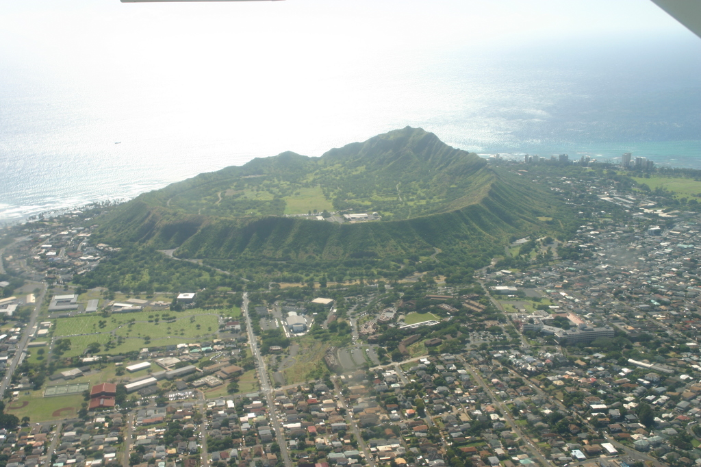 2008/01(January)/Hawaii/Jan19-Juanita-Cesna/1024x768_2008-01-19-Hawaii-Juanita-Cesna-126-Diamond-Head-Crater.JPG