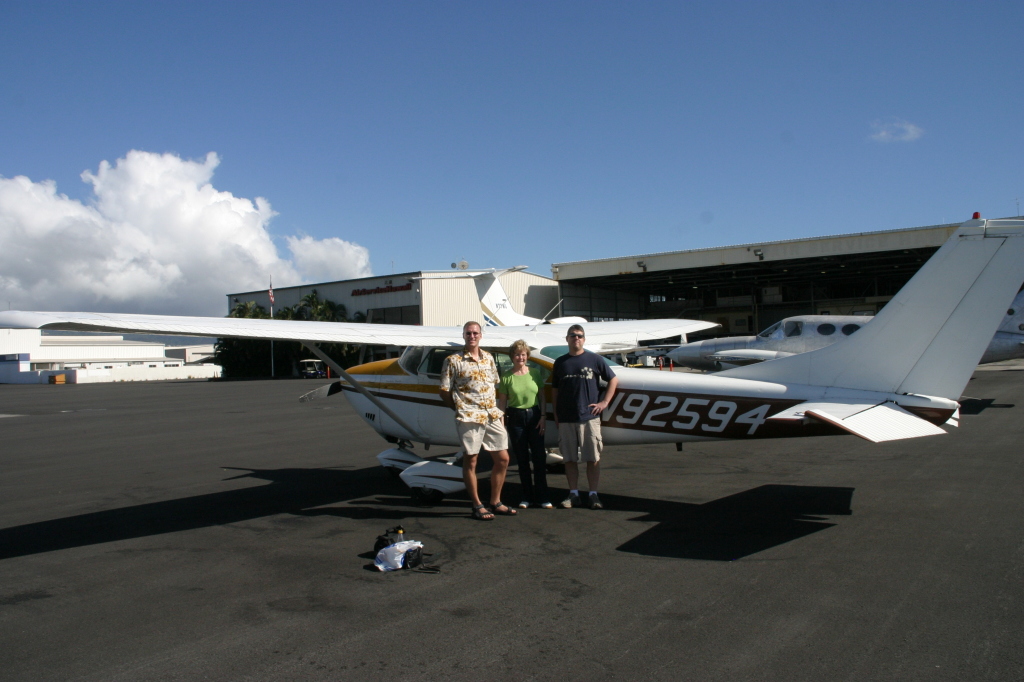 2008/01(January)/Hawaii/Jan19-Juanita-Cesna/1024x768_2008-01-19-Hawaii-Juanita-Cesna-166-Travis-Bill.JPG