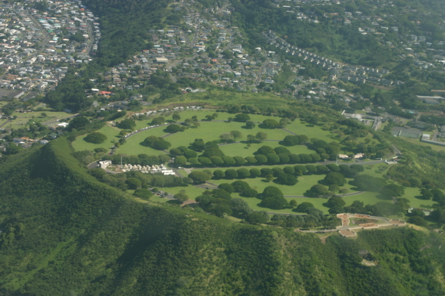 2008/01(January)/Hawaii/Jan19-Juanita-Cesna/640x480_2008-01-19-Hawaii-Juanita-Cesna-016-cemetary.JPG