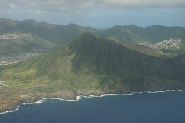 2008-01-19-Hawaii-Juanita-Cesna-031-KoKo-Crater.JPG