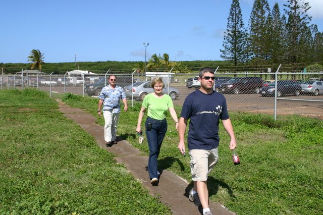 2008/01(January)/Hawaii/Jan19-Juanita-Cesna/640x480_2008-01-19-Hawaii-Juanita-Cesna-074-lunch-over.JPG