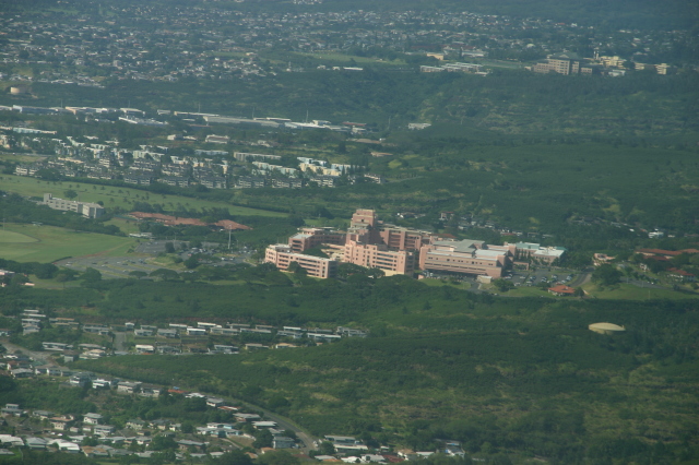 2008/01(January)/Hawaii/Jan19-Juanita-Cesna/640x480_2008-01-19-Hawaii-Juanita-Cesna-138-Tripler.JPG