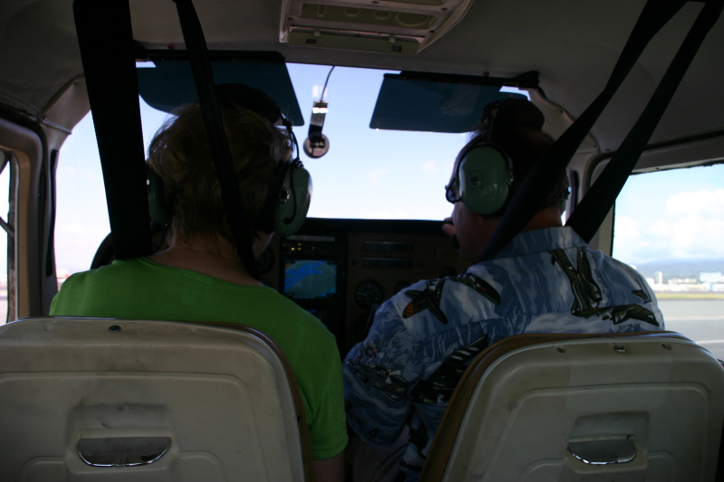2008-01-19-Hawaii-Juanita-Cesna-008-cockpit.JPG