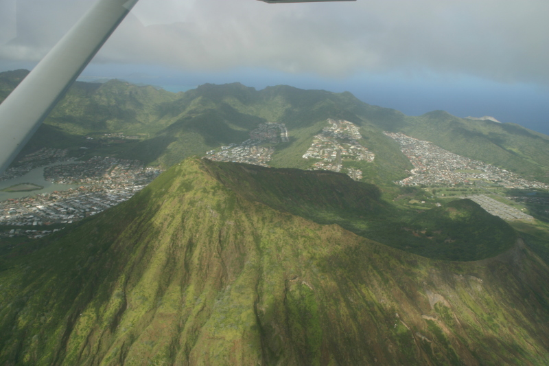 2008/01(January)/Hawaii/Jan19-Juanita-Cesna/800x600_2008-01-19-Hawaii-Juanita-Cesna-111-KoKo-Crater.JPG