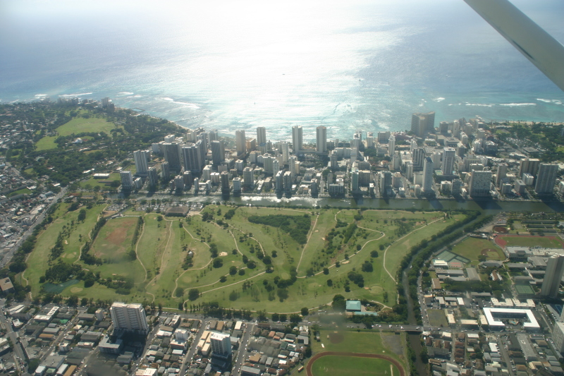 2008/01(January)/Hawaii/Jan19-Juanita-Cesna/800x600_2008-01-19-Hawaii-Juanita-Cesna-131-Waikiki.JPG