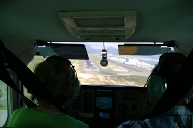2008-01-19-Hawaii-Juanita-Cesna-151-HNL-airport.JPG