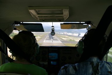 2008-01-19-Hawaii-Juanita-Cesna-154-HNL-airport.JPG