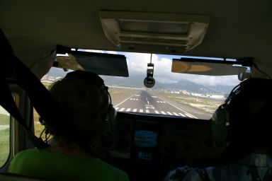 2008-01-19-Hawaii-Juanita-Cesna-155-HNL-airport.JPG