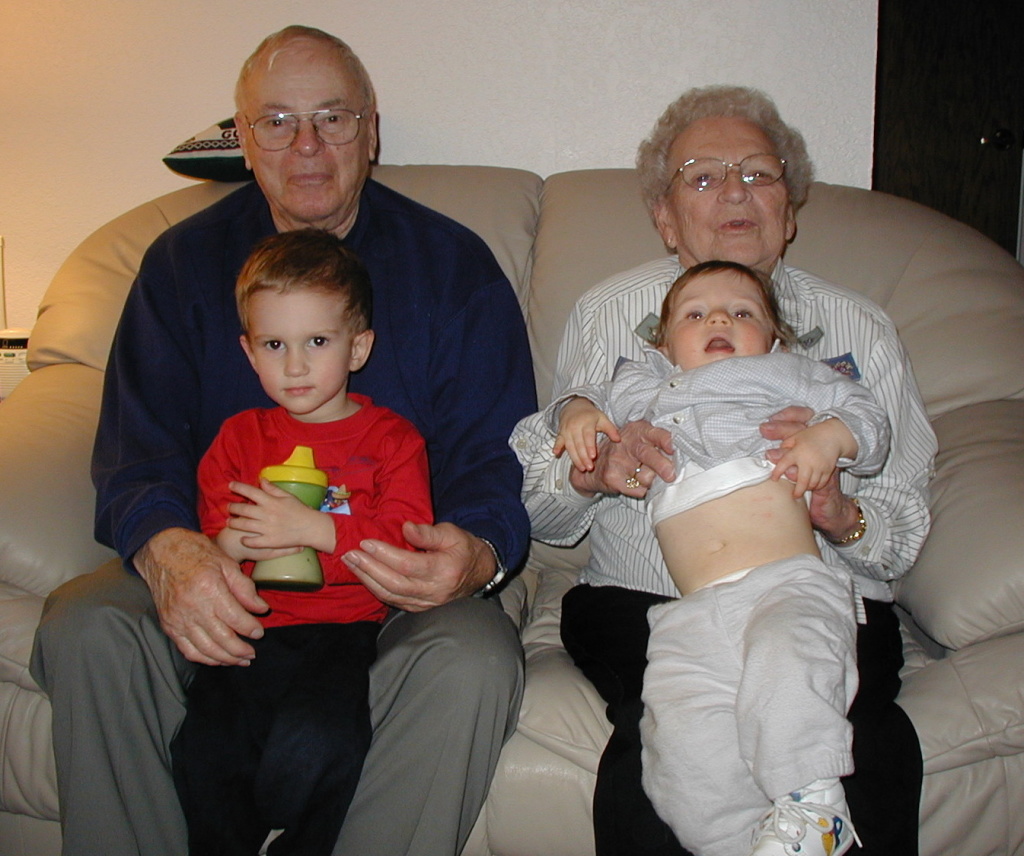 2008/02(February)/Melvin2/1024x768_2002-02-20-30-Dax-Chance-Melvin-Mary.JPG