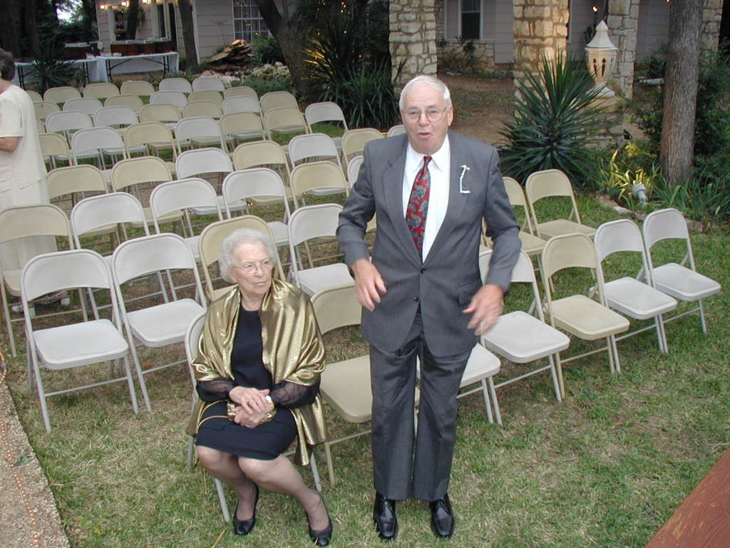 2008/02(February)/Melvin2/1024x768_2002-10-13-075-Josh-Heather-Wedding-Melvin-Mary.JPG