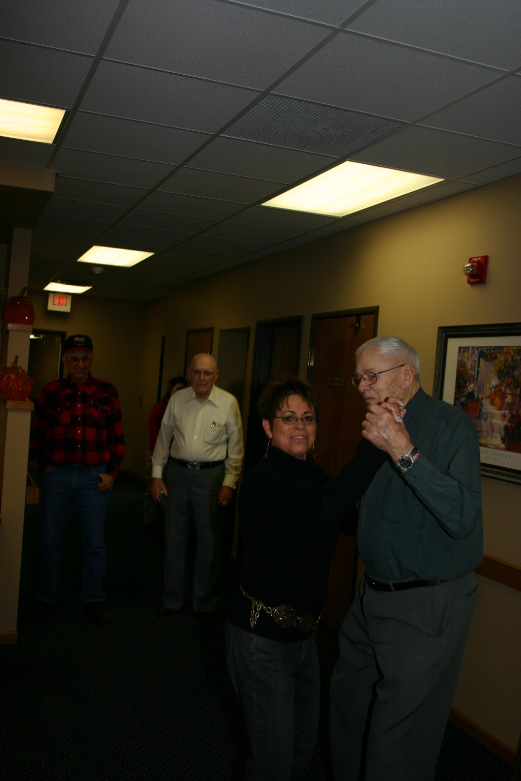 2008/02(February)/Melvin2/1024x768_2005-11-05-Melvin-90th-bday-012-dancing-Pat.JPG