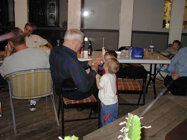 2008/02(February)/Melvin2/640x480_2002-02-25-27-Chance-Melvin-Vale-bubbles.JPG