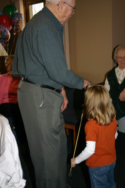 2005-11-05-Melvin-90th-bday-028-Kyla.JPG