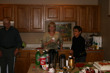 2005-11-05-Melvin-90th-bday-042-Janeen-Pat.JPG