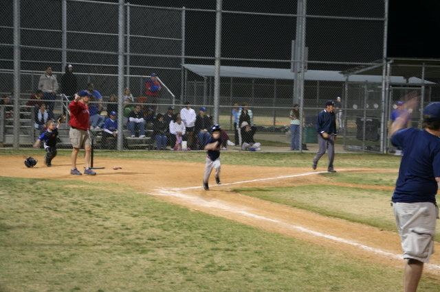 2008/03(March)/05-Dax-Red-Sox-tball/640x480_2008-03-05-Dax-Red-Sox-Tball-2.JPG