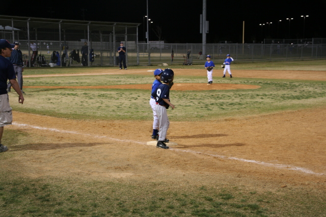 2008/03(March)/05-Dax-Red-Sox-tball/640x480_2008-03-05-Dax-Red-Sox-Tball-4.JPG
