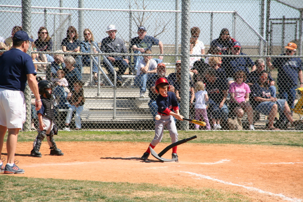 2008/03(March)/15-Dax-Red-Sox-tball/1024x768_2008-03-15-Dax-Red-Sox-20-Case.JPG