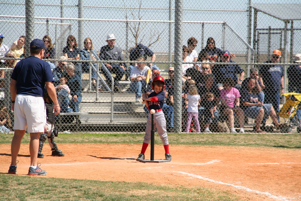2008/03(March)/15-Dax-Red-Sox-tball/1024x768_2008-03-15-Dax-Red-Sox-21-Case.JPG