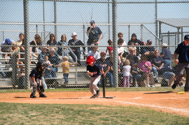 2008/03(March)/15-Dax-Red-Sox-tball/640x480_2008-03-15-Dax-Red-Sox-05.JPG