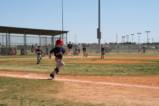 2008/03(March)/15-Dax-Red-Sox-tball/640x480_2008-03-15-Dax-Red-Sox-07.JPG