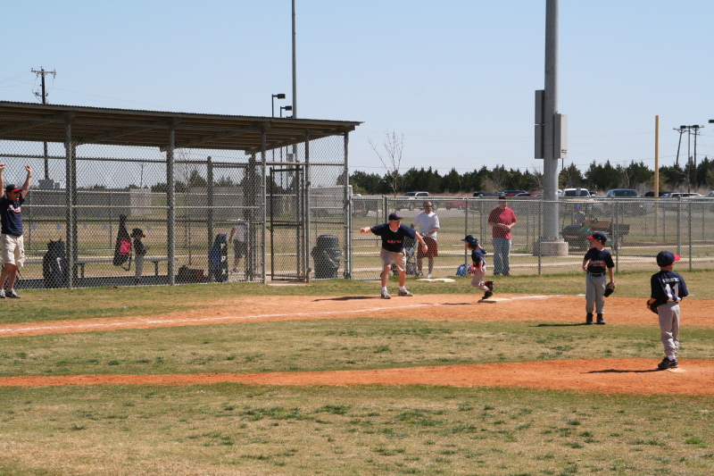 2008/03(March)/15-Dax-Red-Sox-tball/800x600_2008-03-15-Dax-Red-Sox-17.JPG