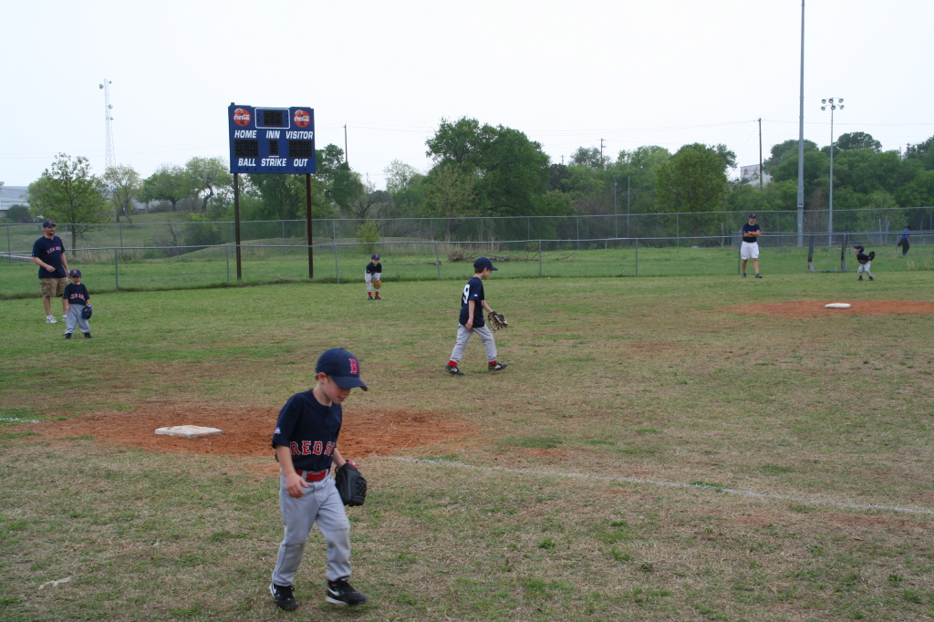 2008/03(March)/29-Dax-Red-Sox-tball/1024x768_2008-03-29-Dax-Red-Sox-02.JPG