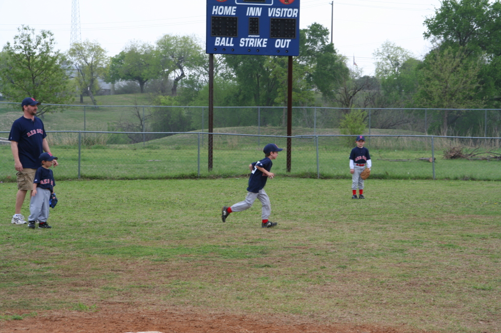 2008/03(March)/29-Dax-Red-Sox-tball/1024x768_2008-03-29-Dax-Red-Sox-06.JPG