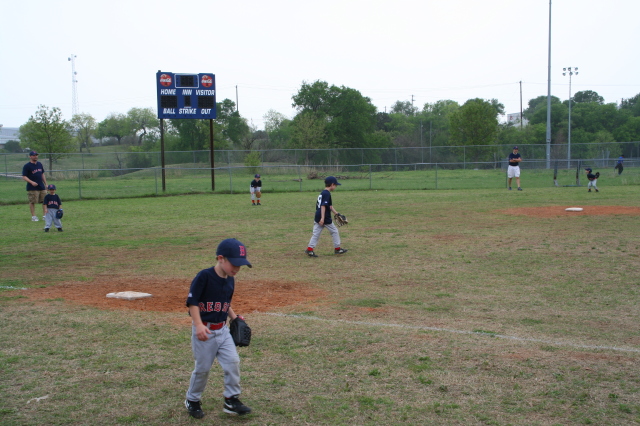 2008/03(March)/29-Dax-Red-Sox-tball/640x480_2008-03-29-Dax-Red-Sox-02.JPG