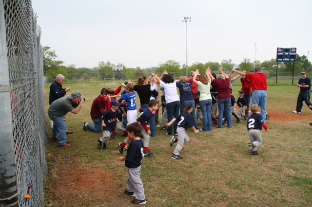 2008/03(March)/29-Dax-Red-Sox-tball/640x480_2008-03-29-Dax-Red-Sox-24.JPG