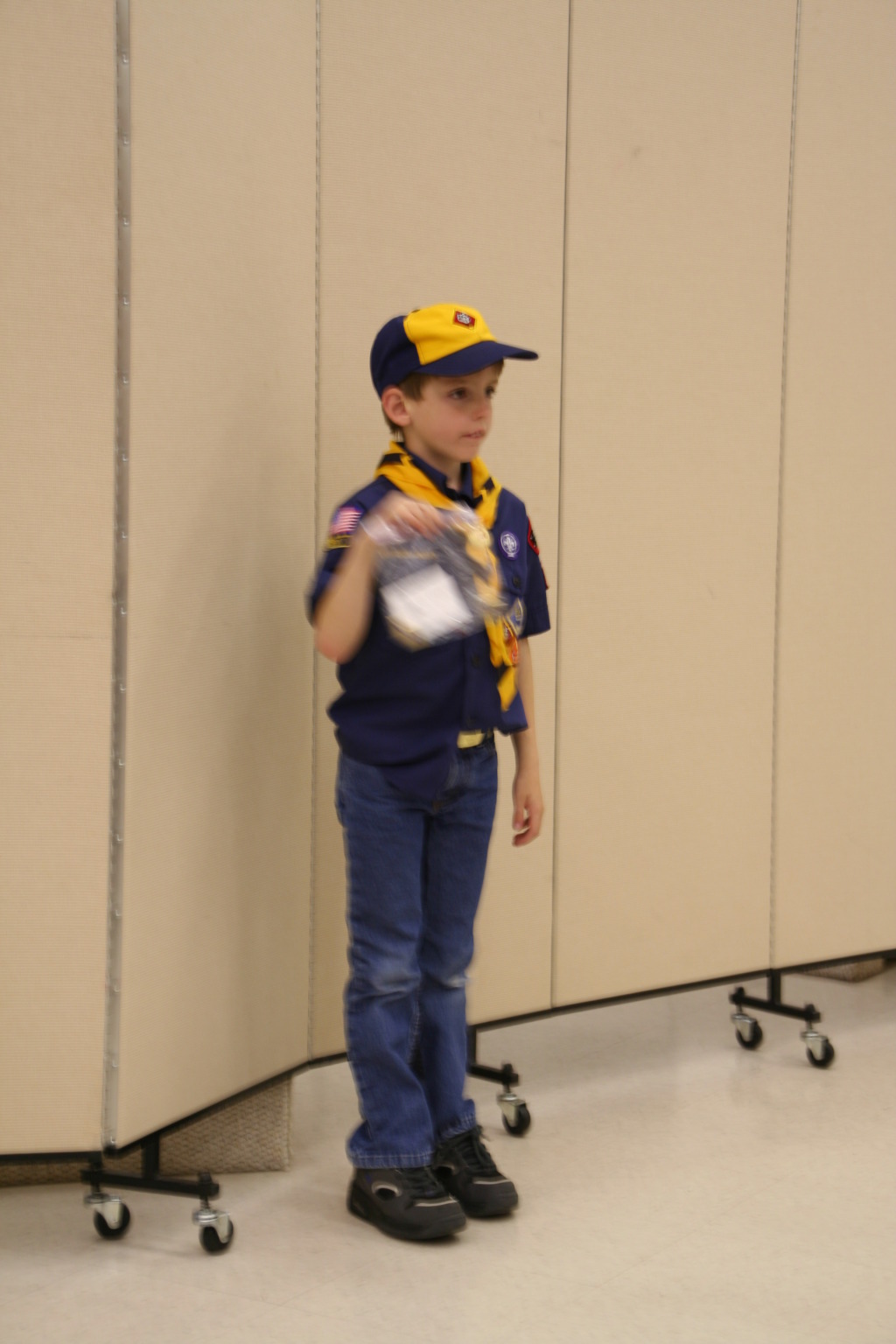 2008-03-26-Scouts-Pack409-meeting-06-Andrew.JPG