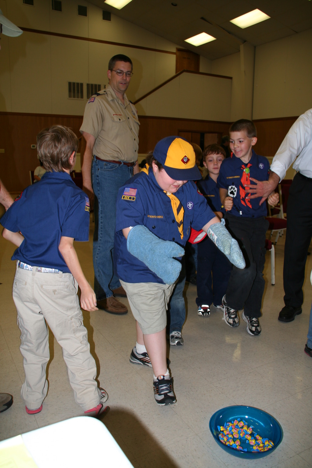2008-03-26-Scouts-Pack409-meeting-27-Tomas.JPG