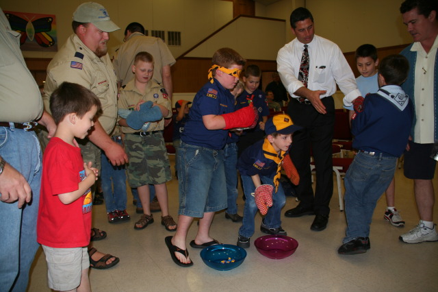 2008-03-26-Scouts-Pack409-meeting-32.JPG
