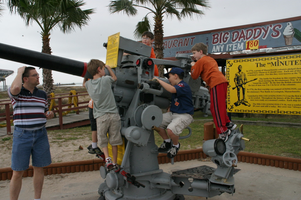 2008/03(March)/Scouts-USS-Lexington/1024x768_2008-03-01-Scouts-USS-Lexington-05-Chance-Dax-Matt-Andrew-CJ.JPG