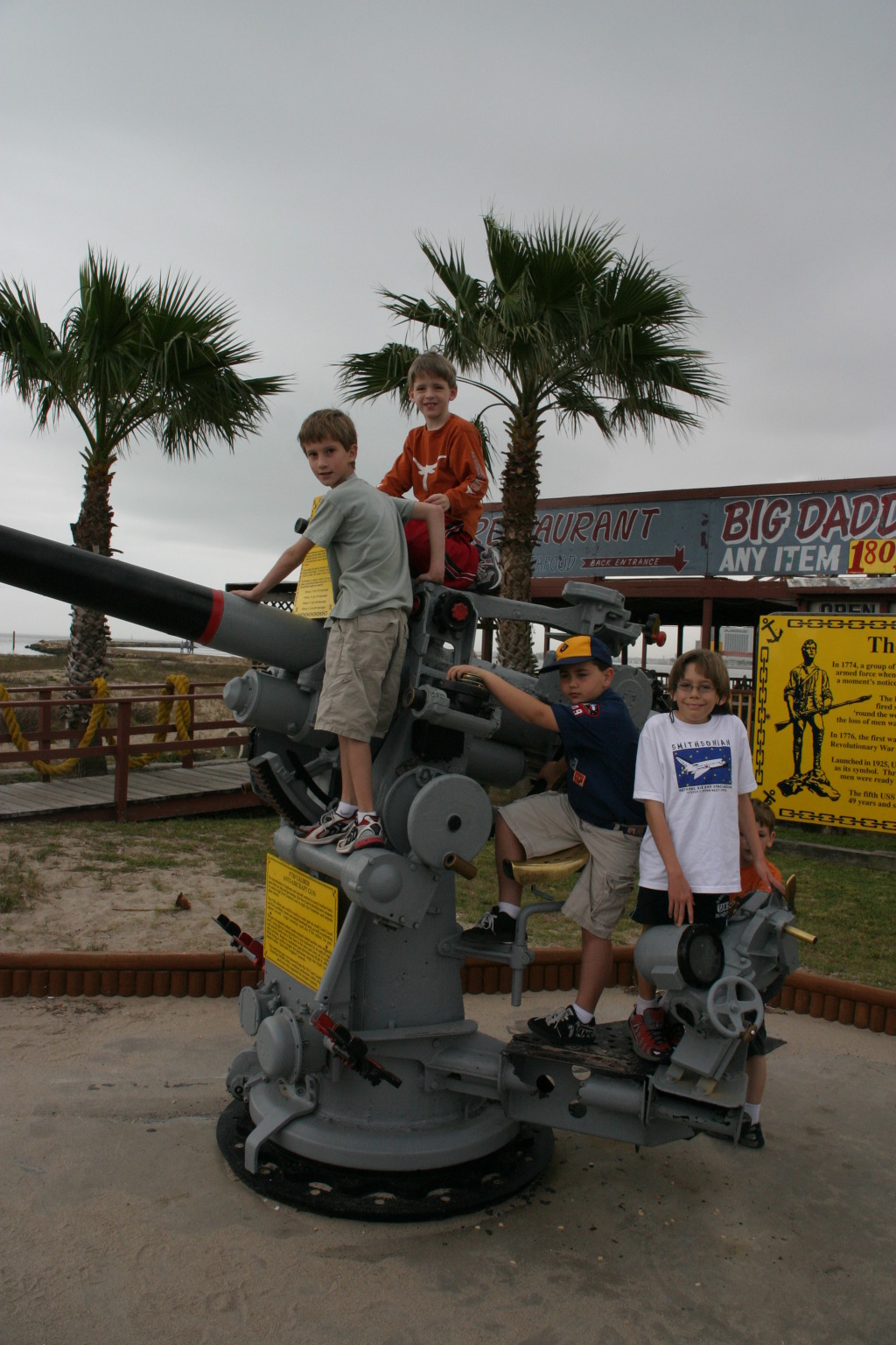 2008/03(March)/Scouts-USS-Lexington/1024x768_2008-03-01-Scouts-USS-Lexington-06-Chance-Andrew-CJ-Jack.JPG