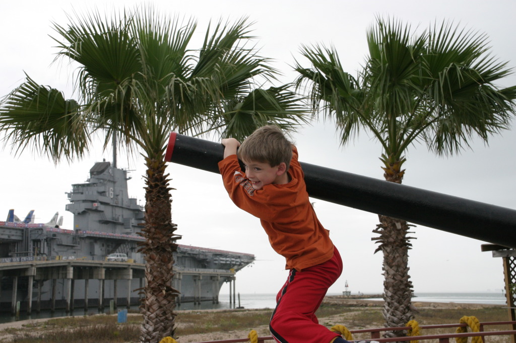 2008/03(March)/Scouts-USS-Lexington/1024x768_2008-03-01-Scouts-USS-Lexington-08-Andrew.JPG