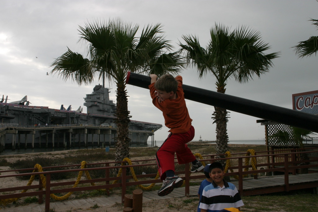 2008/03(March)/Scouts-USS-Lexington/1024x768_2008-03-01-Scouts-USS-Lexington-09-Andrew.JPG