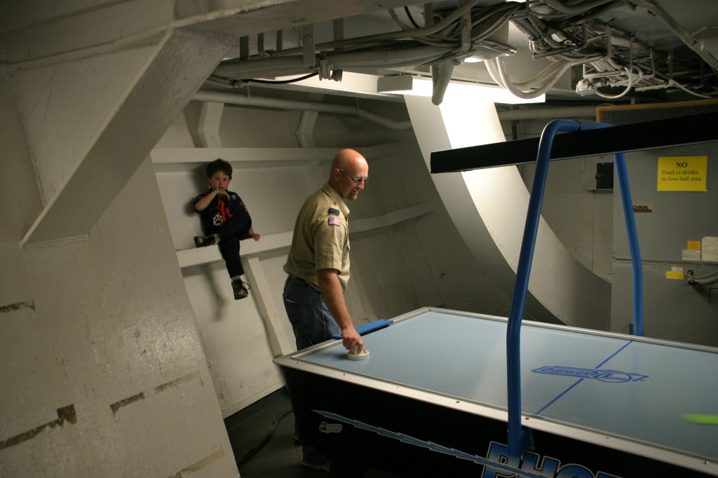 2008/03(March)/Scouts-USS-Lexington/1024x768_2008-03-01-Scouts-USS-Lexington-68.JPG