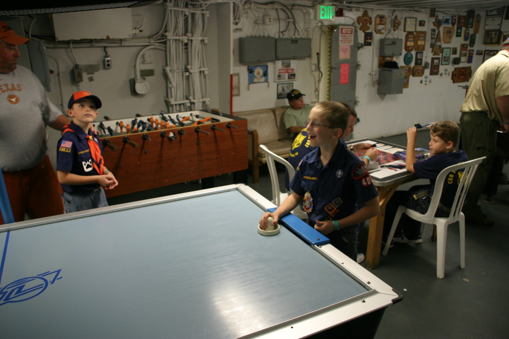 2008/03(March)/Scouts-USS-Lexington/1024x768_2008-03-01-Scouts-USS-Lexington-69.JPG