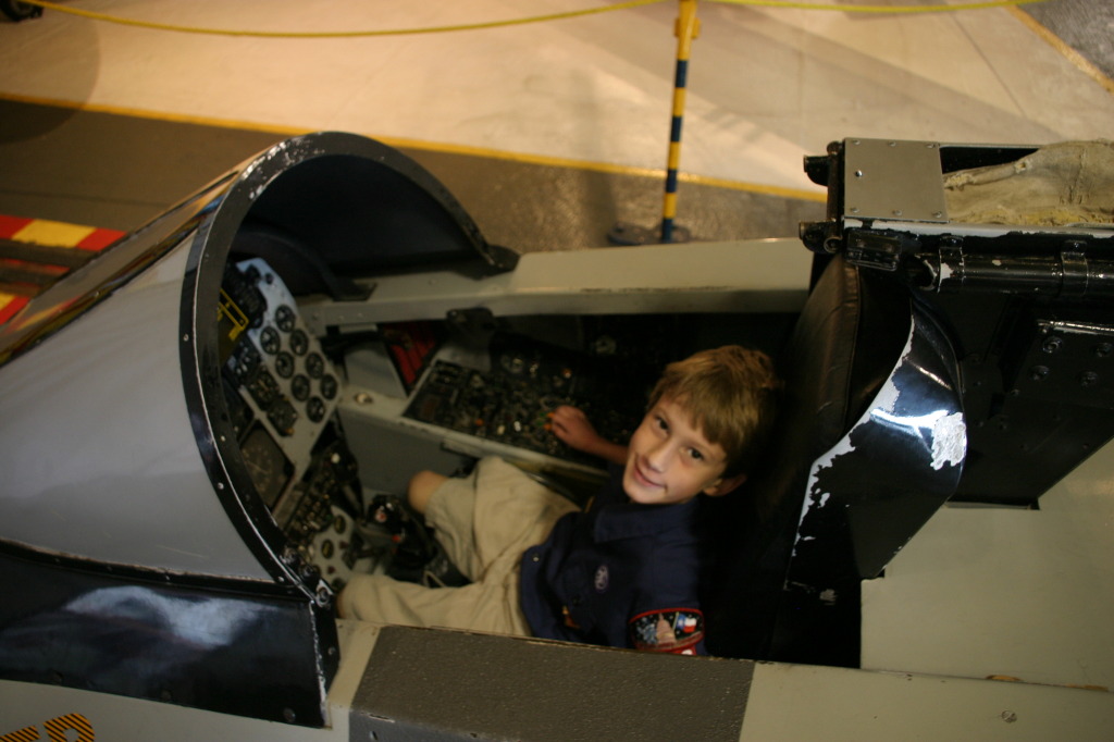 2008/03(March)/Scouts-USS-Lexington/1024x768_2008-03-02-Scouts-USS-Lexington-12-Chance.JPG